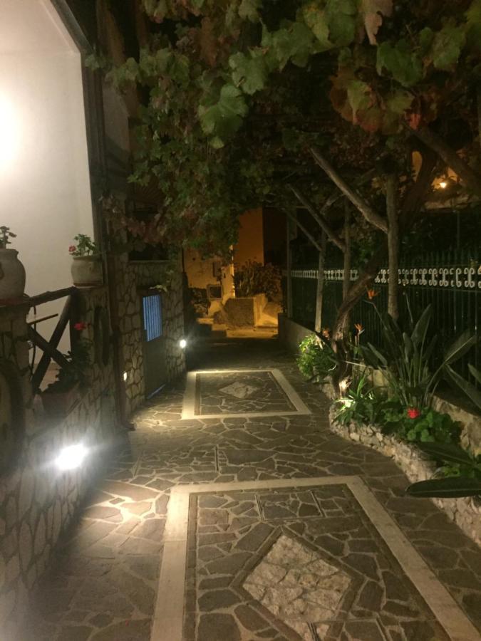Aparthotel Residenza Antico Borgo del Pozzo Tramonti Esterno foto
